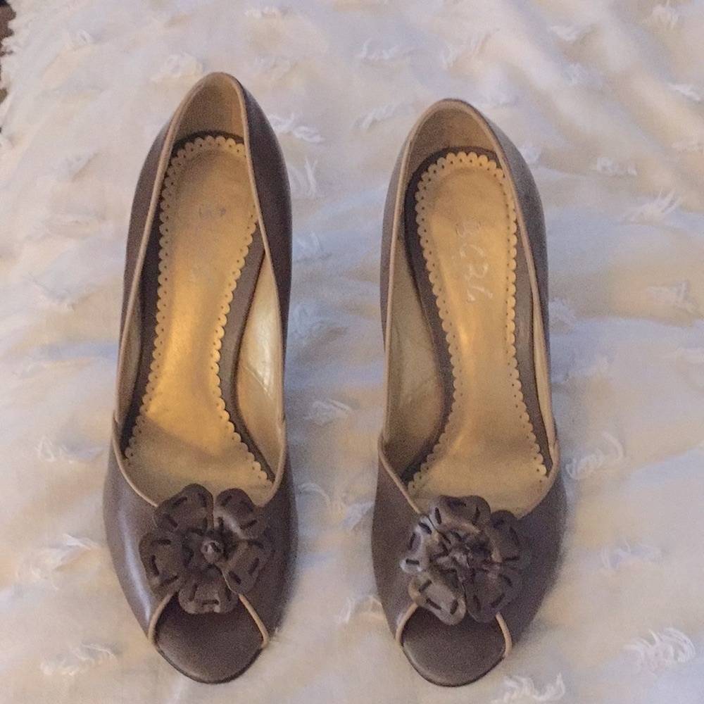 BCBG Paris Women’s Brown Taupe Leather Peep Toe Stiletto Heel Shoes Sz 7.5